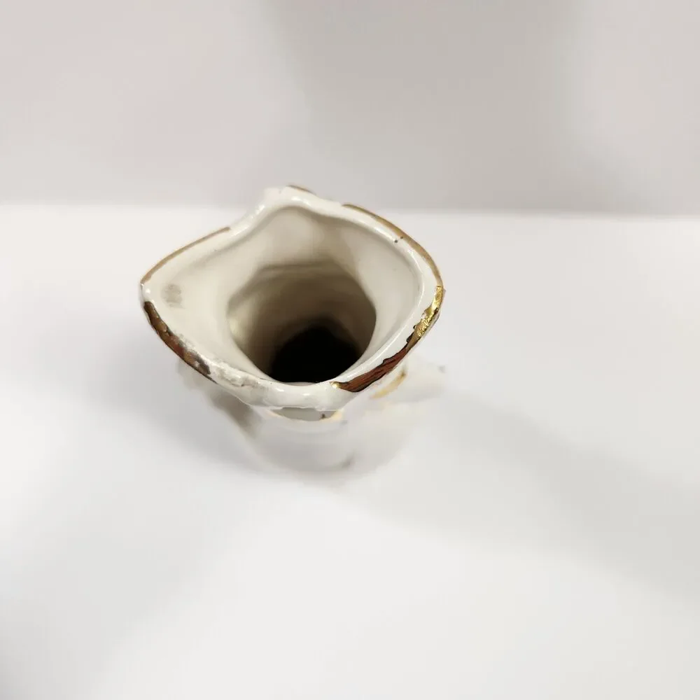 6” Vintage White And Gold 3 D Effect Ceramic Tribal Vase Signed Ne
